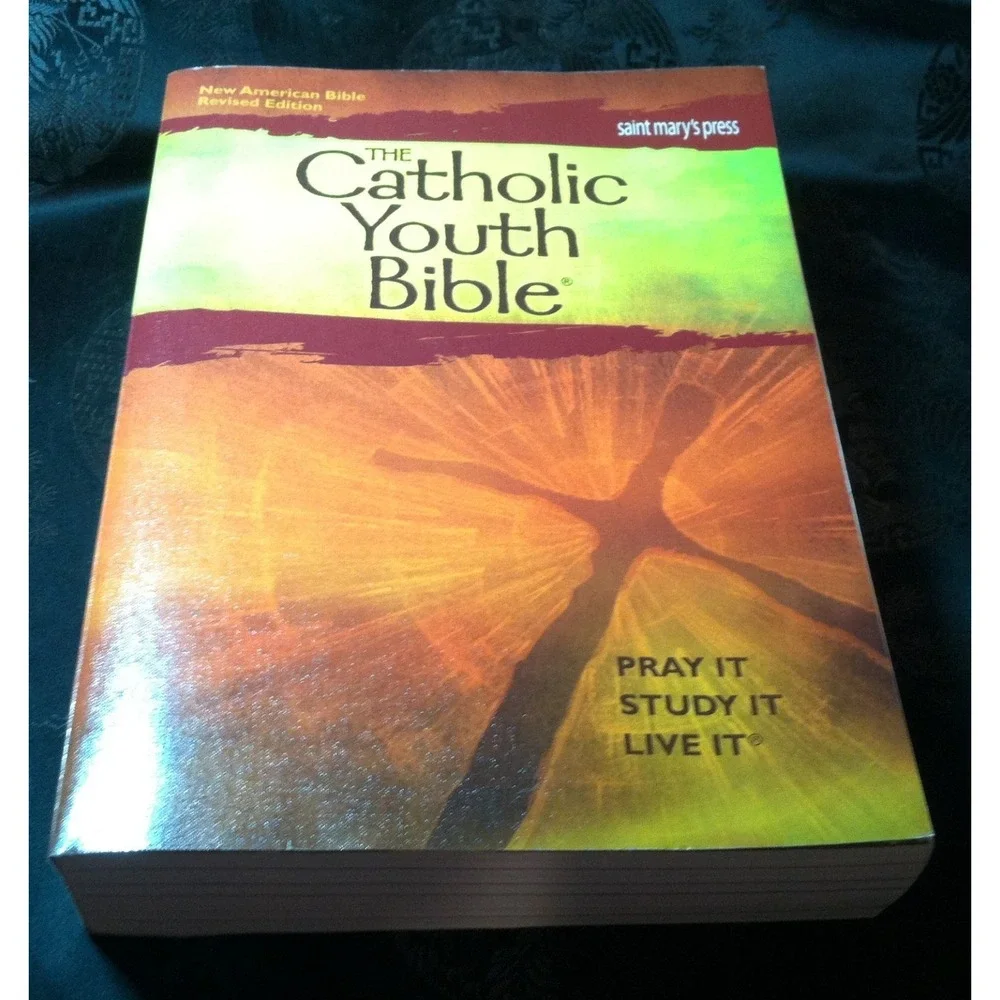 The Catholic Youth Bible Revised New‎ American Bible Saint Mary Press Paperback